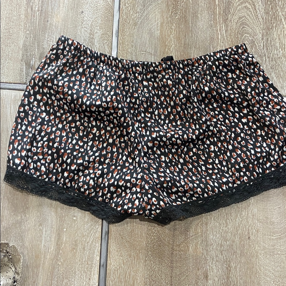 Aerie Women's Leopard Print Shorts in Brown and Black - Picture 5 of 7